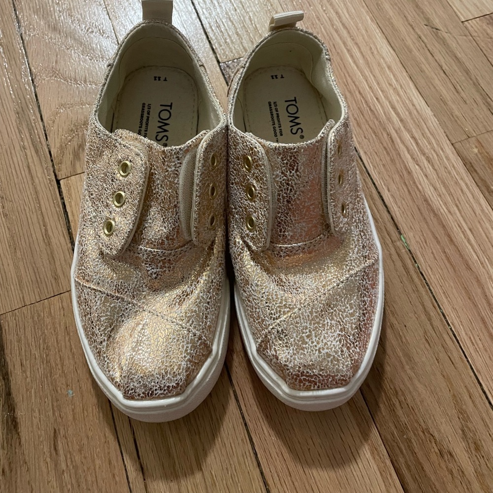Girls Tom’s worn once